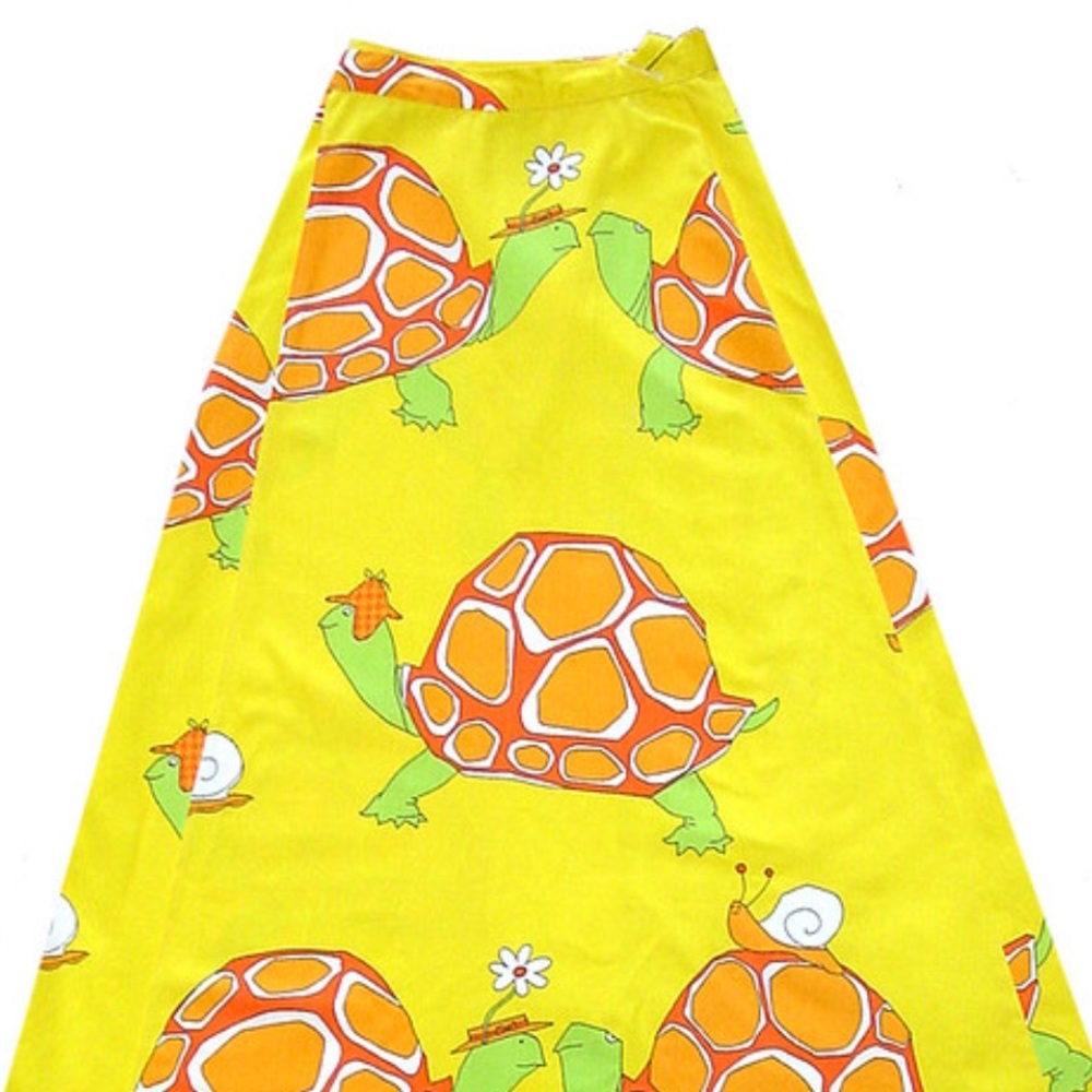 VTG groovy Katashas Unusuals wrap skirt fabric Schumacher decorator material 1yd